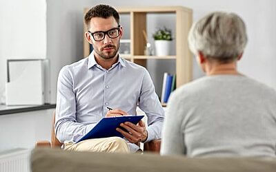 ¿Qué hace un psicólogo en una residencia de ancianos?