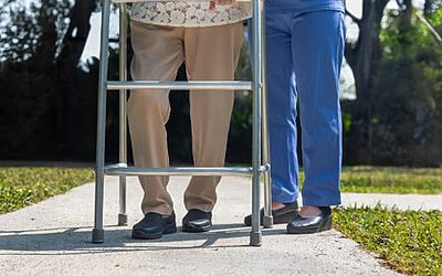 ¿Por qué el ejercicio físico es esencial en la tercera edad?